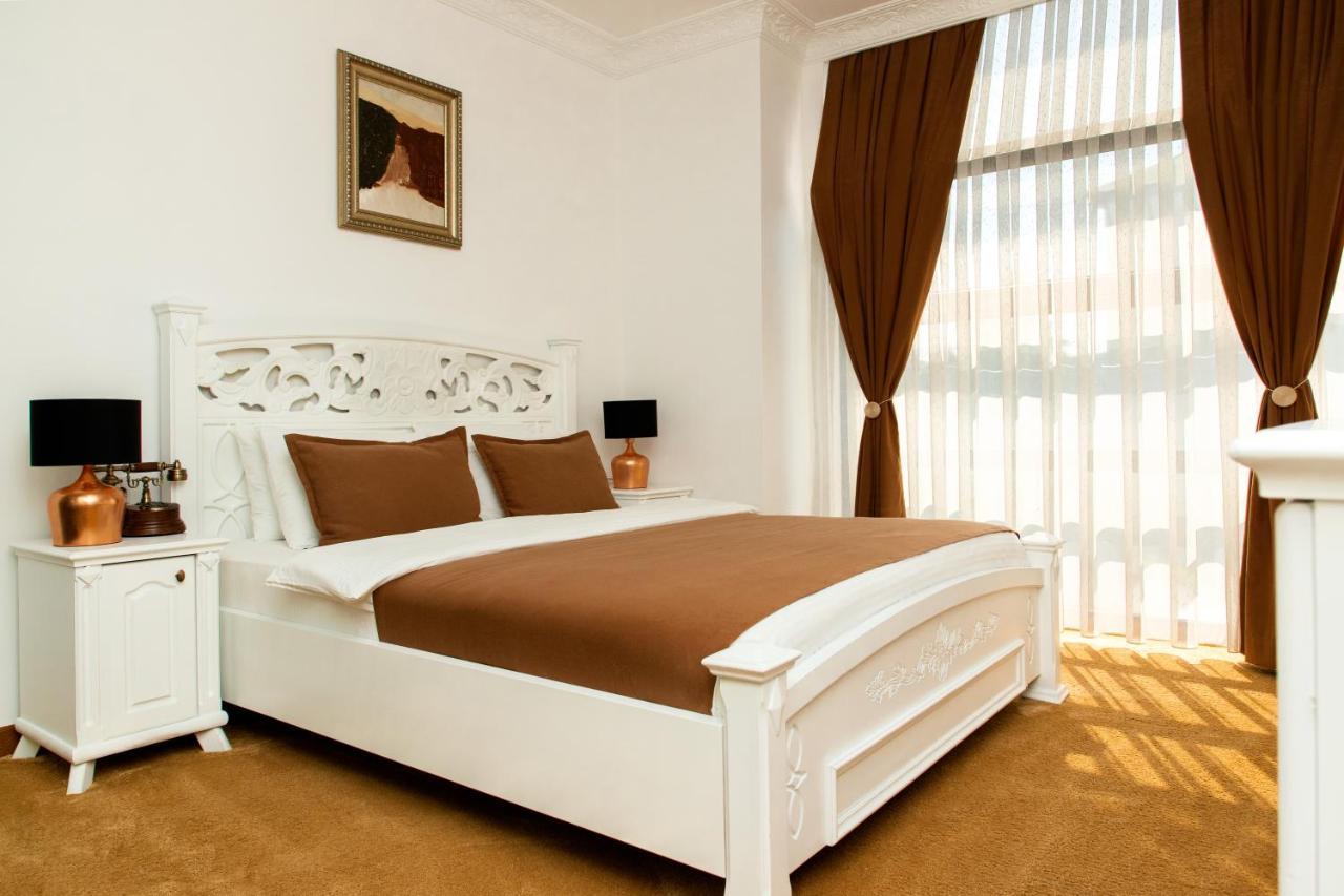 Golden Hotel Pristina Extérieur photo