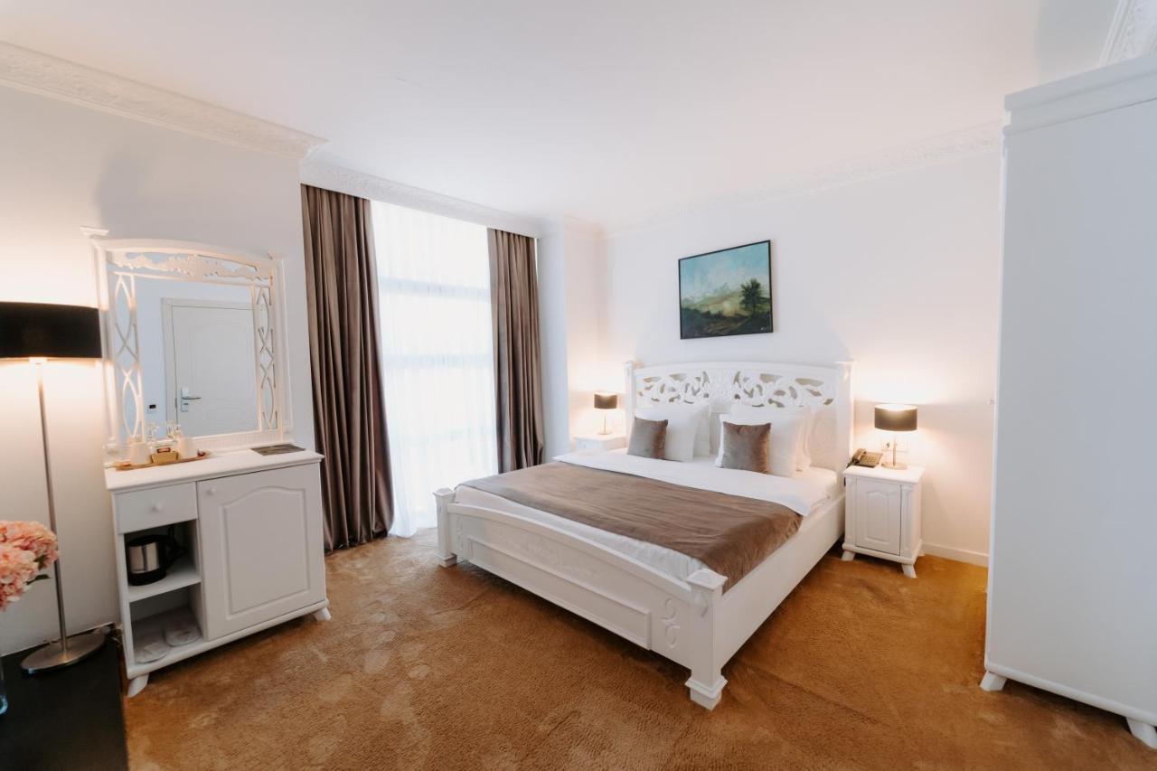 Golden Hotel Pristina Extérieur photo