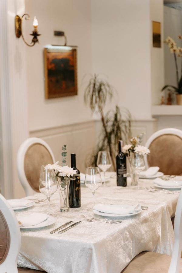 Golden Hotel Pristina Extérieur photo