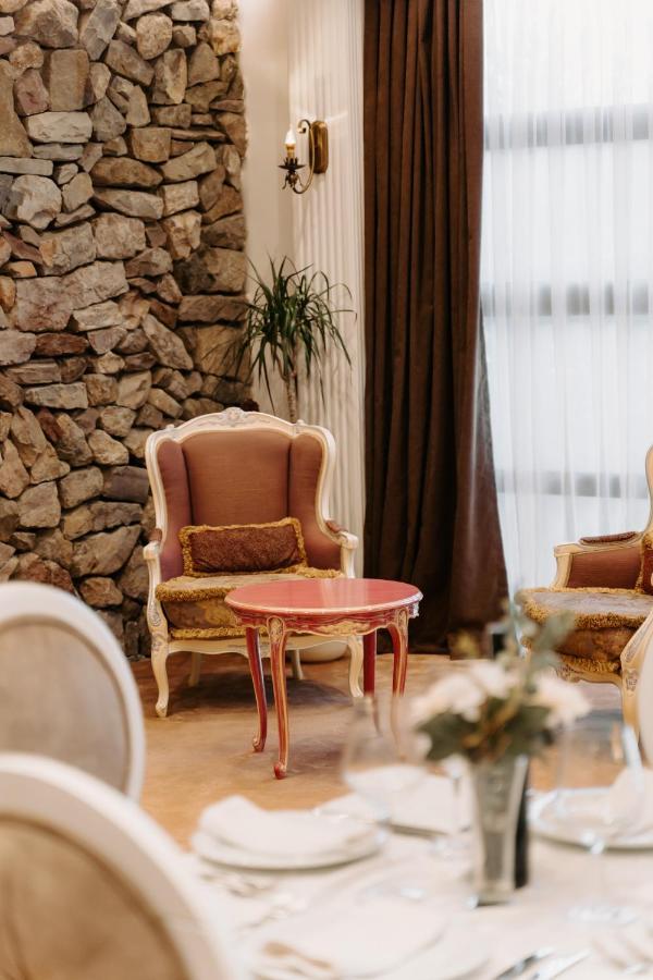 Golden Hotel Pristina Extérieur photo