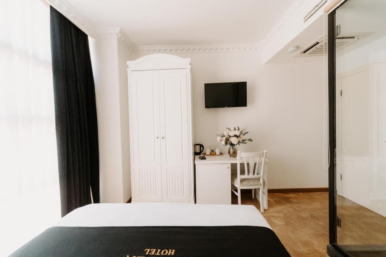 Golden Hotel Pristina Extérieur photo