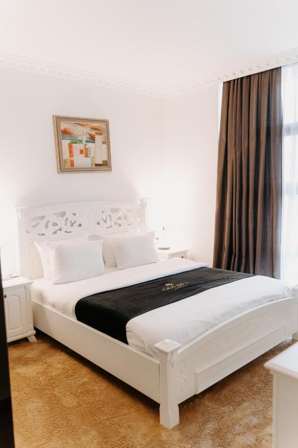 Golden Hotel Pristina Extérieur photo
