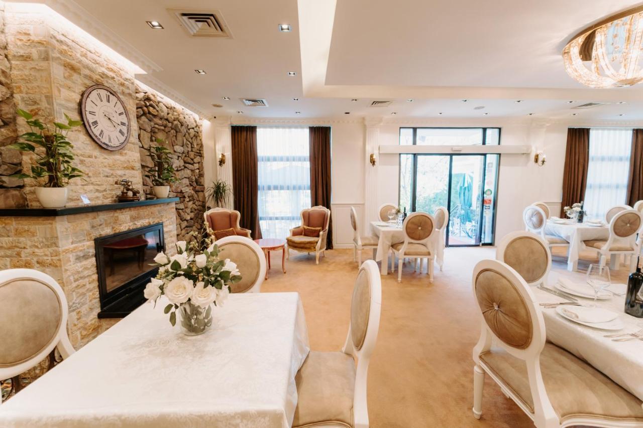 Golden Hotel Pristina Extérieur photo